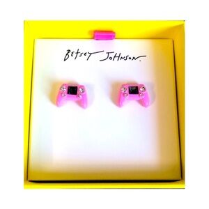 NWT ⚜️💖⚜️ Betsey Johnson Pink Game Controller Stud Earrings